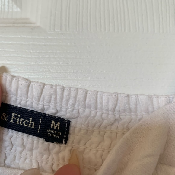 A white Abercrombie & Fitch button down linen dress - Picture 4 of 4